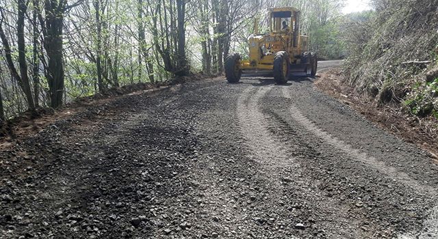 Salıpazarı kırsalında yollar yeniliyor