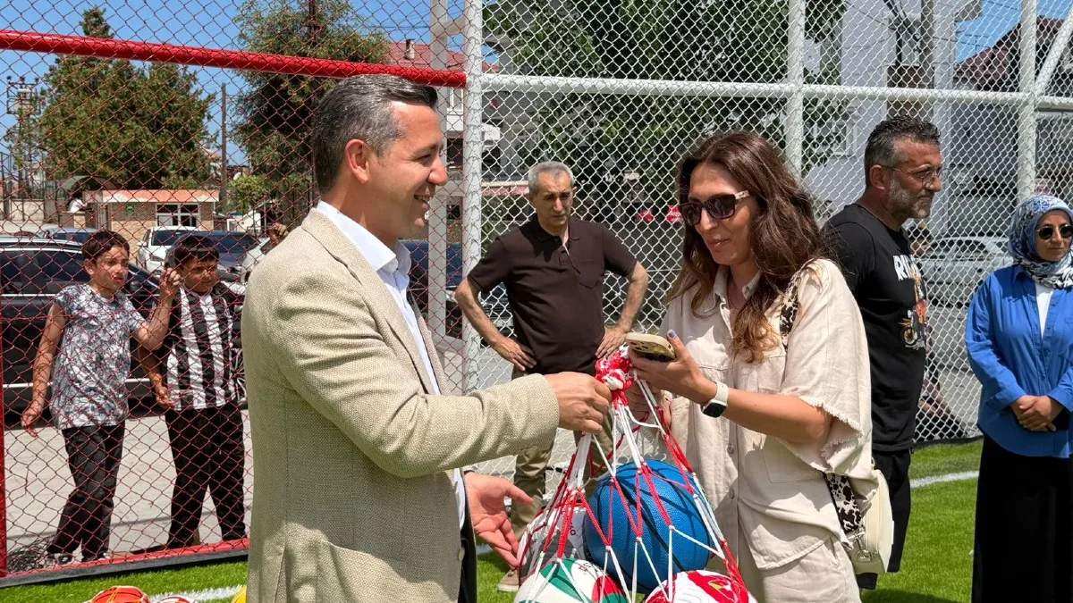 Alaçam'da futbol turnuvasında kupalar sahiplerini buldu
