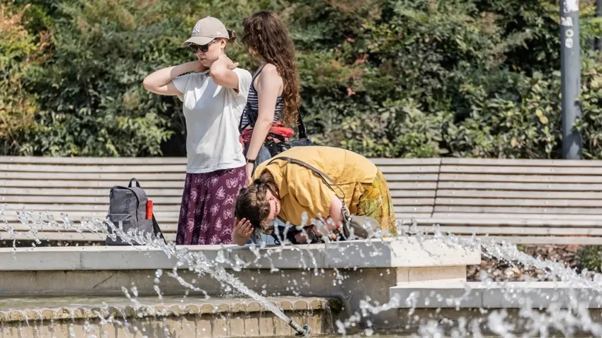 Avrupa kavruluyor! 300'e yakın kişi hayatını kaybetti