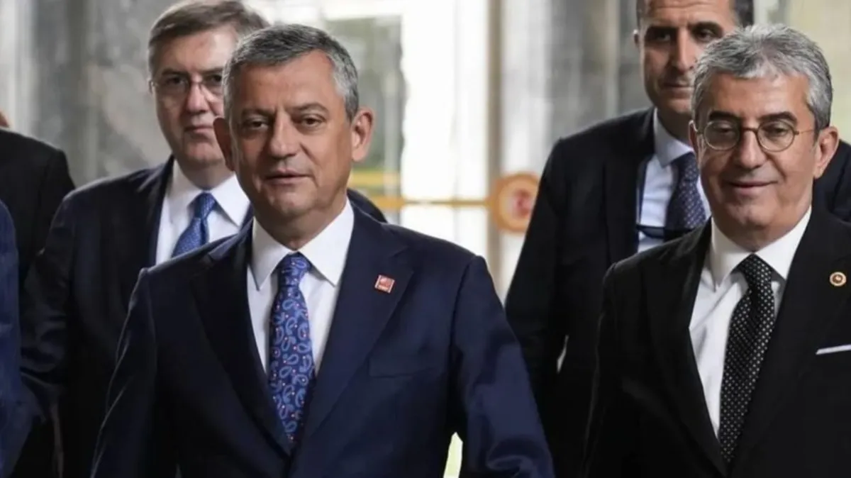 CHP’de olağanüstü kurultay için ilk adım atılıyor