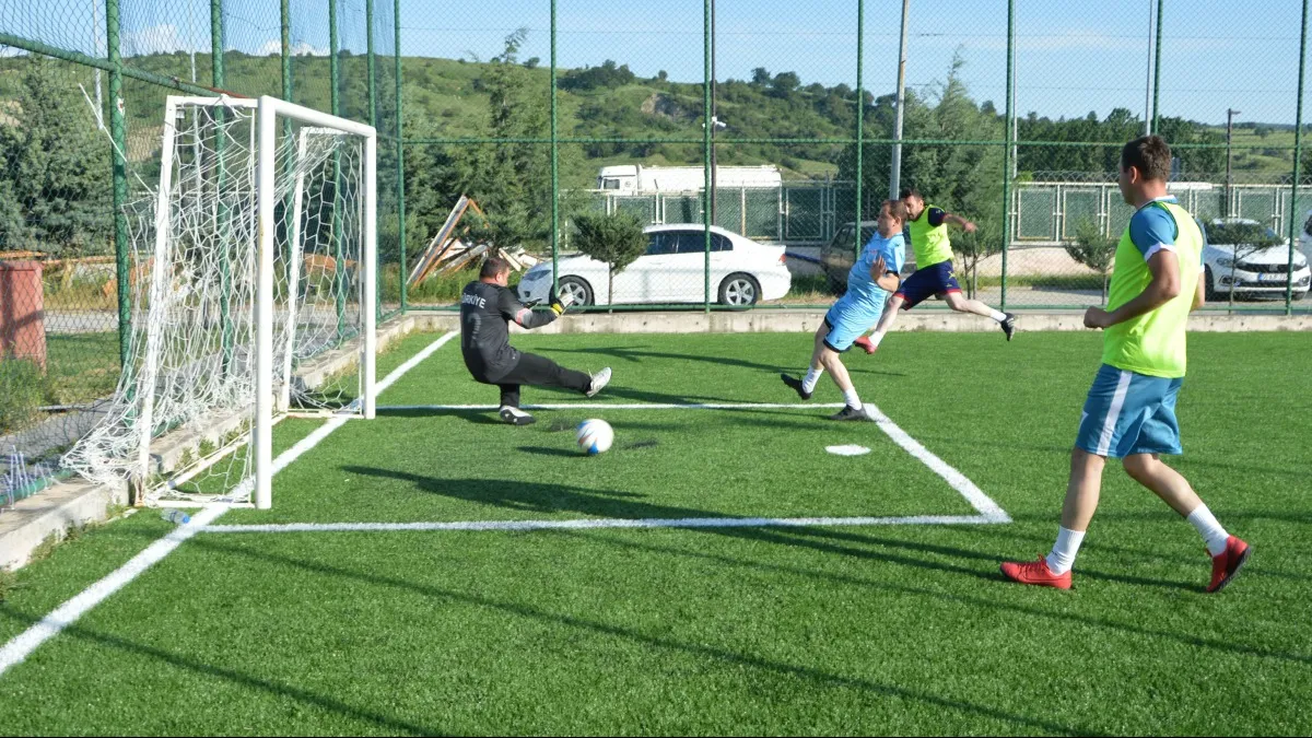 Havza'da kurumlar arası futbol turnuvasında gol yağmuru