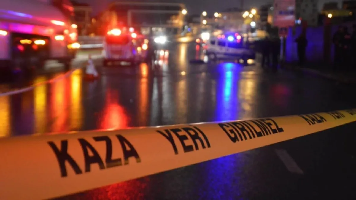 Kamyonete arkadan çarpan otomobildeki 6 yaşındaki Eyüp Ali hayatını kaybetti