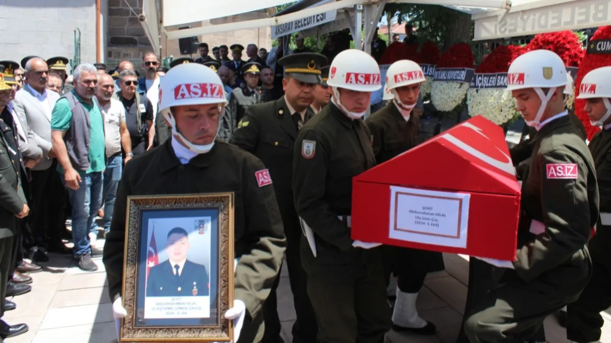 Kaza şehidi Uzman Çavuş Abdurrahman Hilal'i son yolculuğuna uğurladı