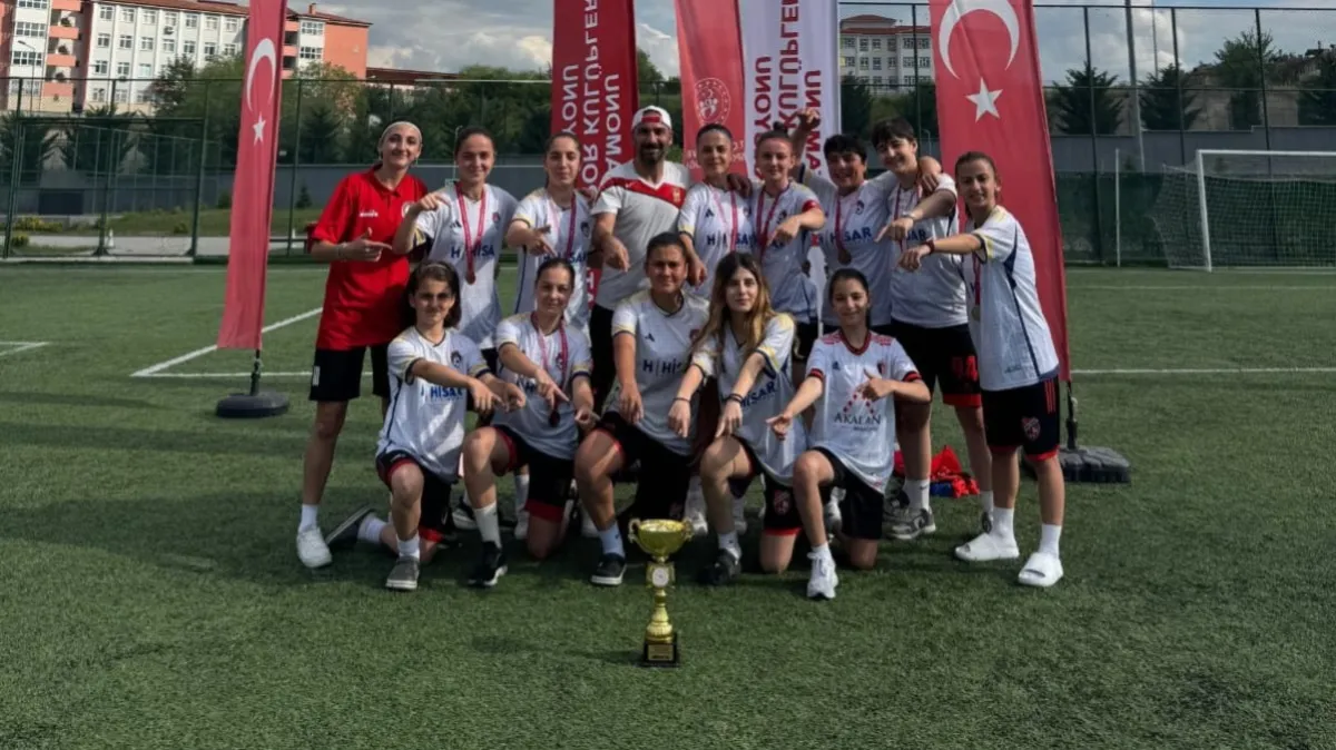Ladikli kızların gözü şampiyonlukta