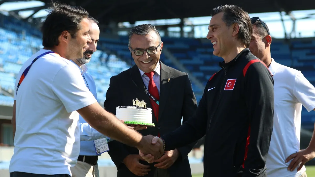 Milli Takım kampında Montella’ya sürpriz