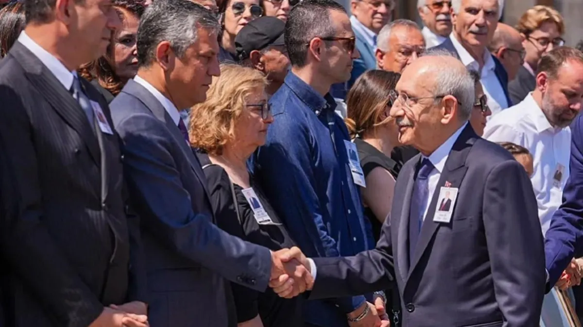Mutlak Butlan kararından sonra Meclis'te ilk temas: Kılıçdaroğlu ve Özel yan yana