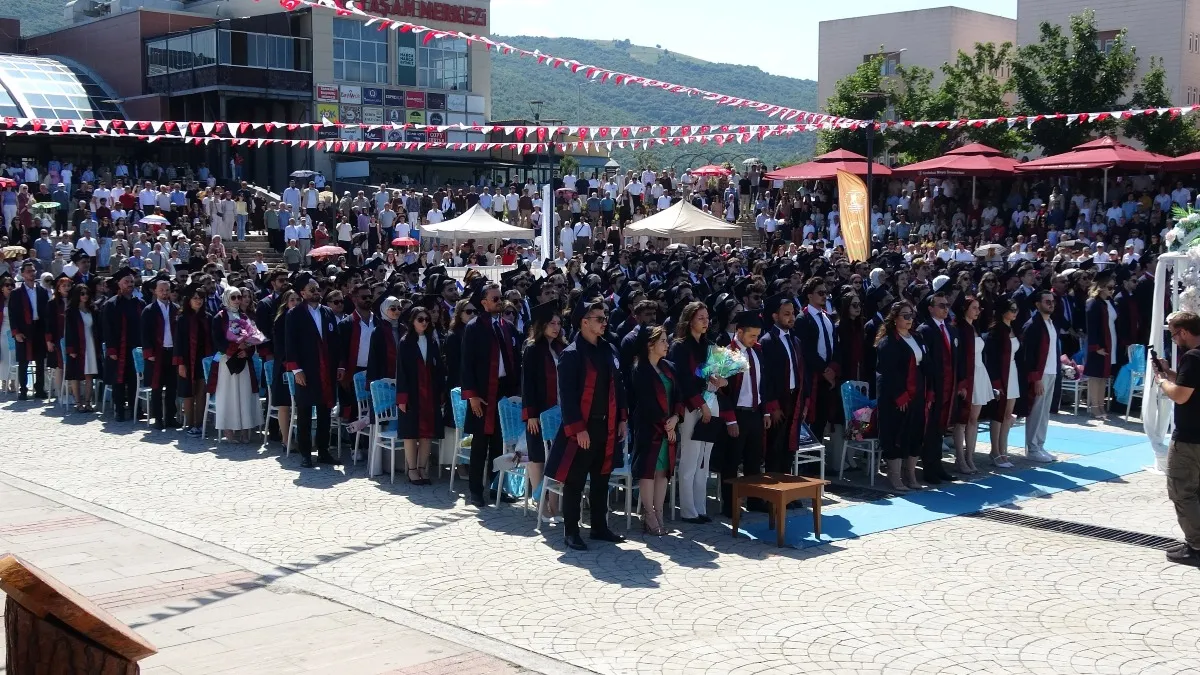 OMÜ'den sağlık ordusuna 365 yeni hekim