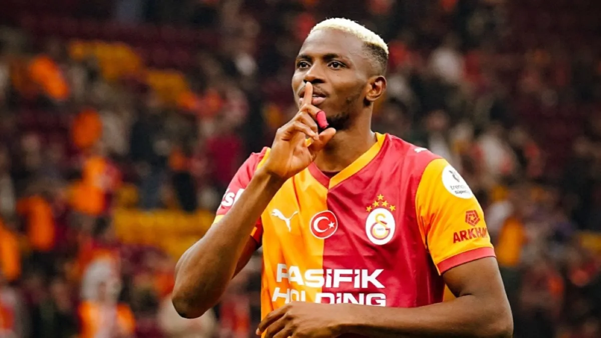 Osimhen dünya yıldızı için devrede! "Gel ve bu ailenin bir parçası ol"