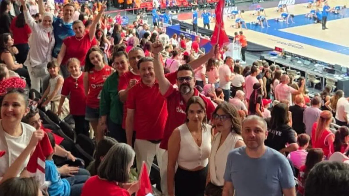 SAMSİAD üyeleri Ankara’da Filenin Sultanları’na destek verdi
