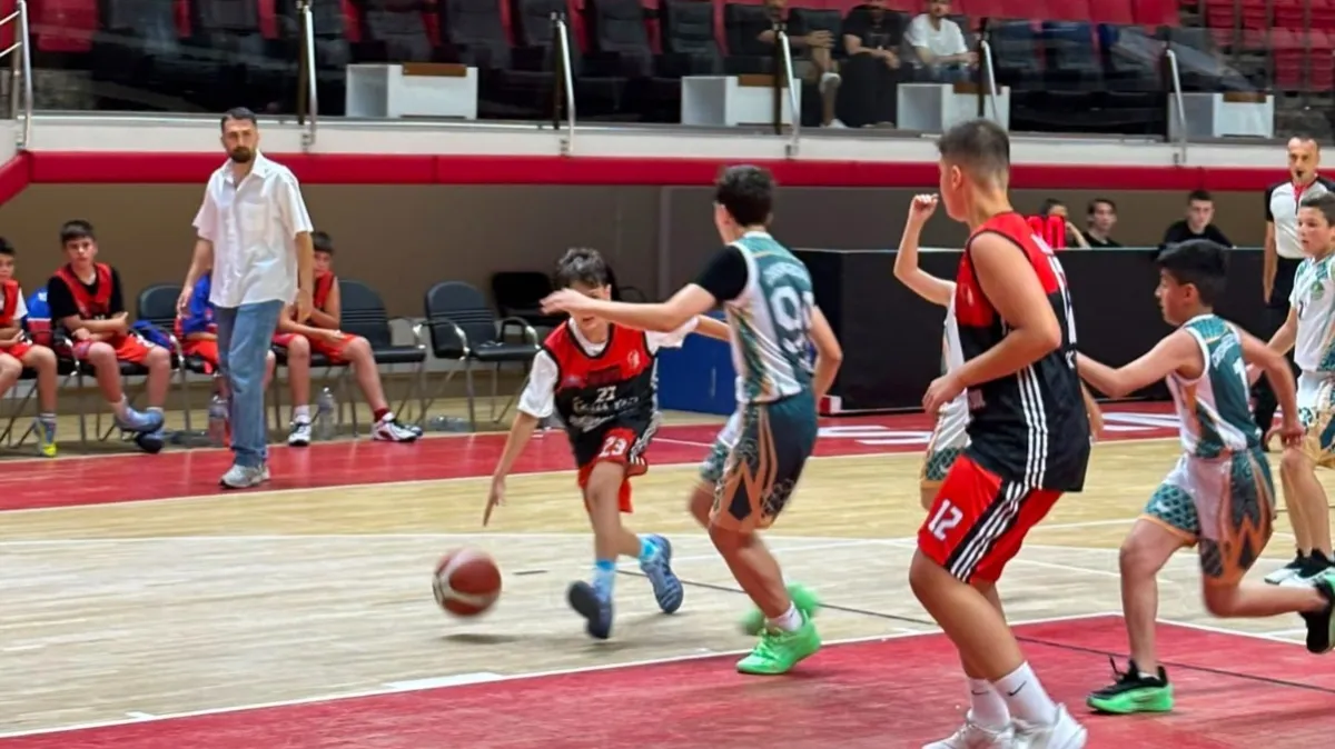 Samsun basketbolda zirveye oynuyor