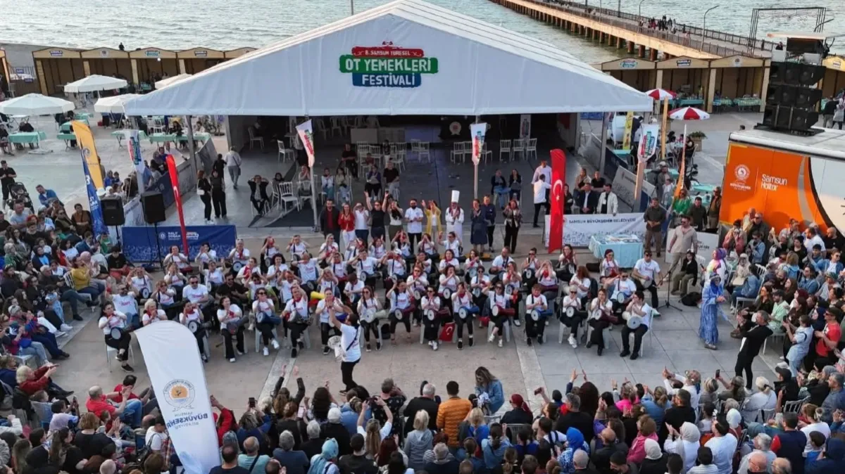 Samsun'da farklı mesleklerden kadınlar darbuka ritminde buluştu