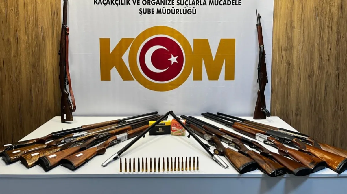 Samsun’da kaçak silah operasyonu: Resmen cephanelik mühimmat