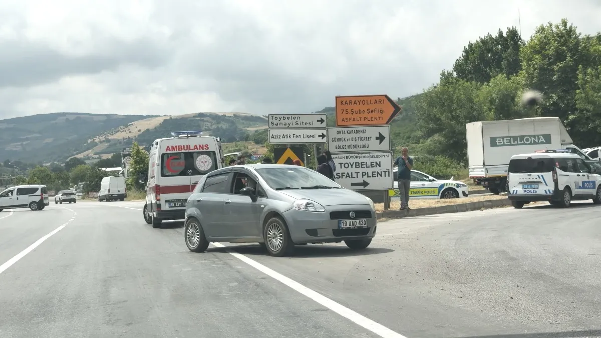Samsun'da kontrolden çıkan otomobil refüje çarptı: 1 yaralı
