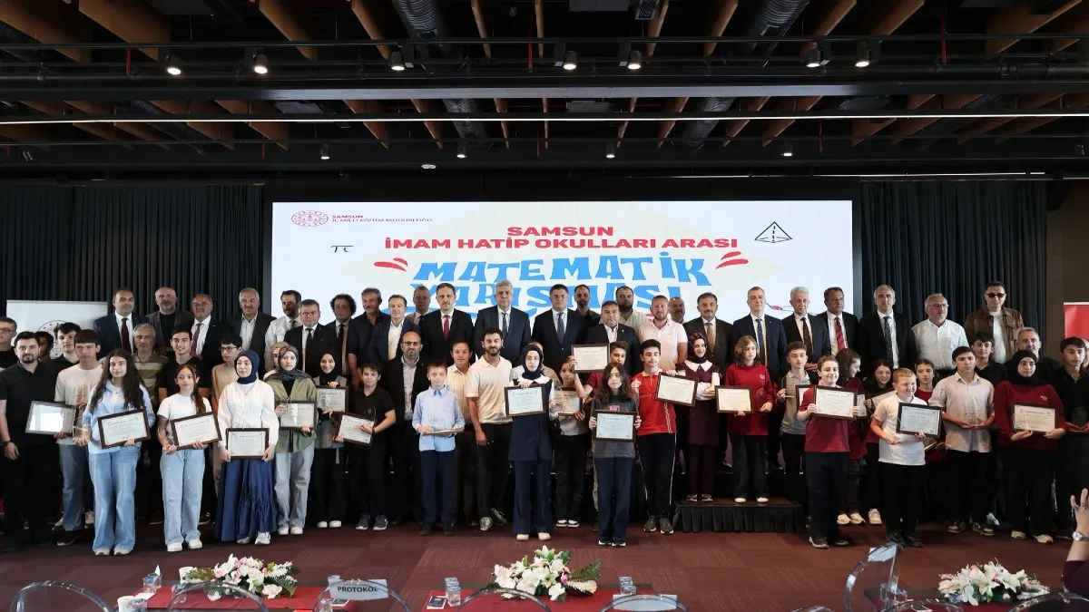 Samsun'da matematikte dereceye giren imam hatipliler ödüllerini aldı