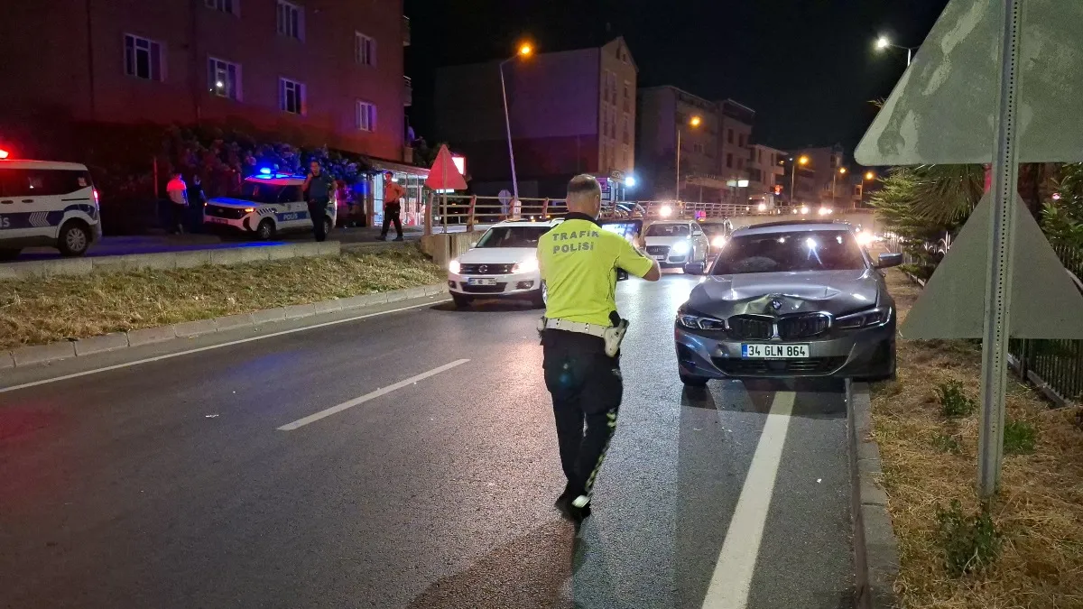 Samsun'da yolcu minibüsüne arkadan çarptı: Otomobildeki 3 genç yaralandı