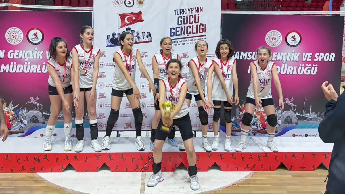 Samsunspor voleybol minikler müsabaka tecrübesi kazandı