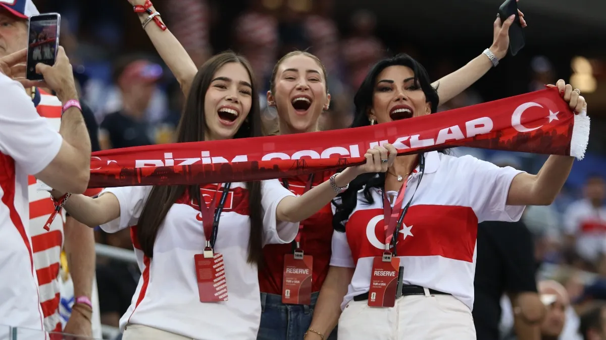 Türkiye-ABD maçına büyük ilgi! 70 bin 492 taraftar izledi