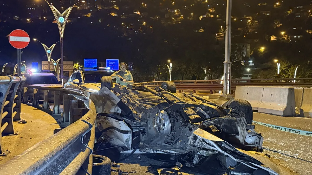 Zonguldak'ta bariyerlere çarpıp devrilen otomobilin sürücüsü ağır yaralandı