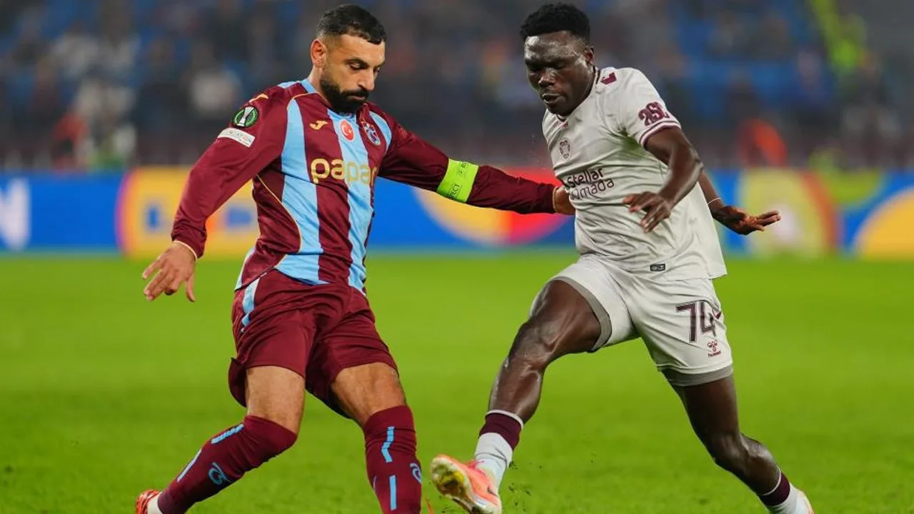 Trabzonspor evinde hata yapmadı! Hearts'ı 2 golle geçti