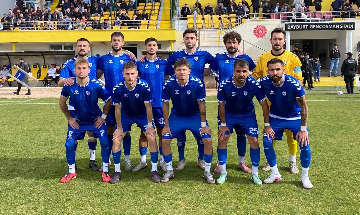 Tekkeköyspor Bayburt deplasmanında kayıp!