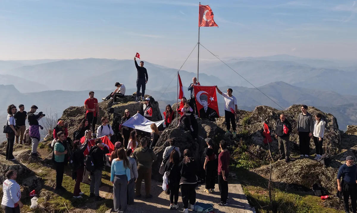 Samsun'da mimarlardan Cumhuriyet'e zirvede kutlama!