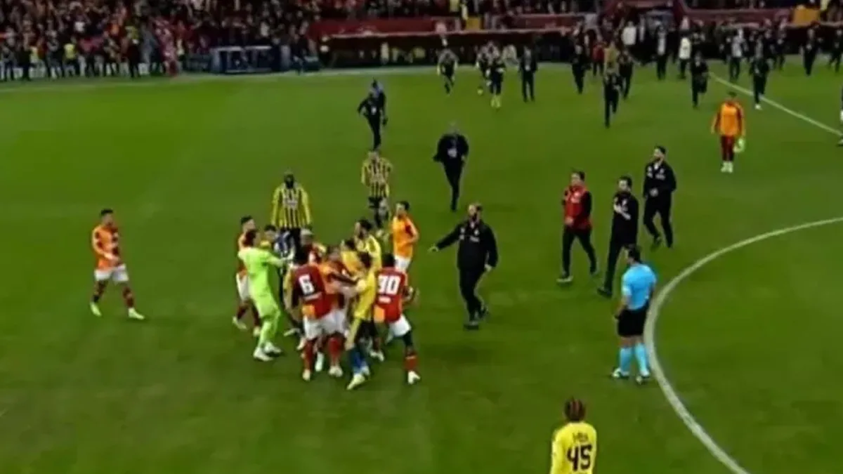 Galatasaray-Fenerbahçe derbisi sonrası ortalık karıştı